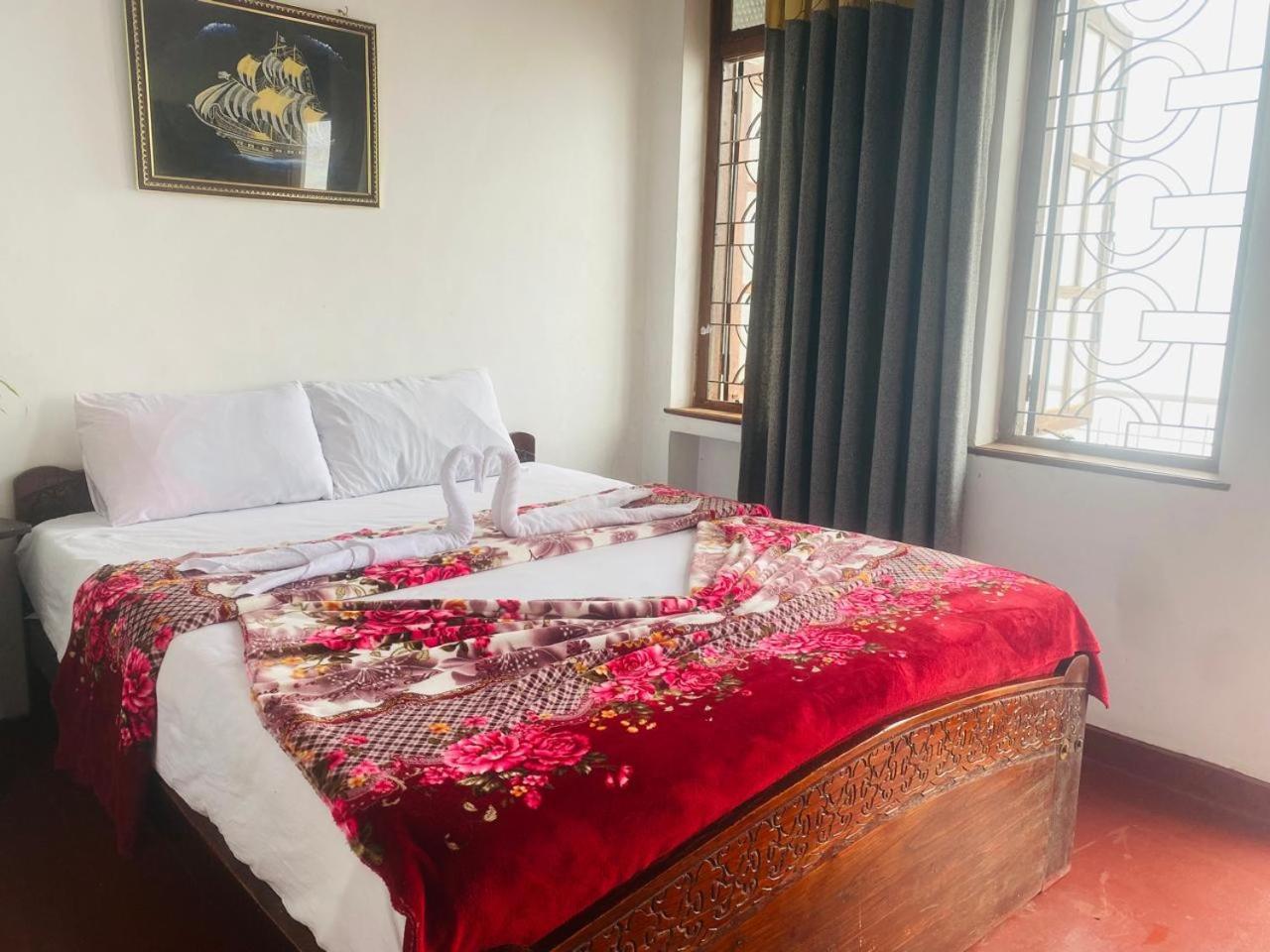 Farah Guest Inn Хапутале Экстерьер фото