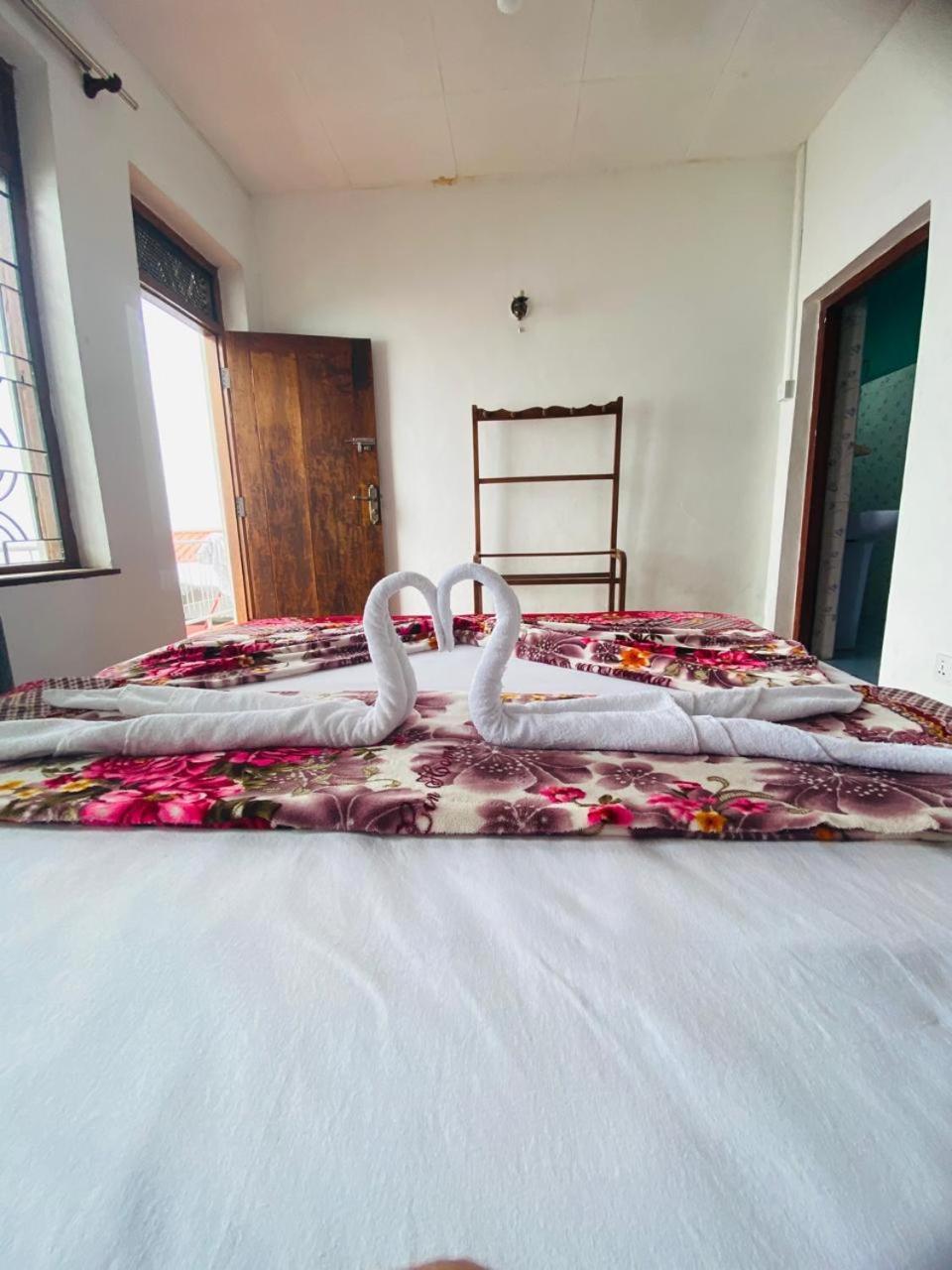 Farah Guest Inn Хапутале Экстерьер фото